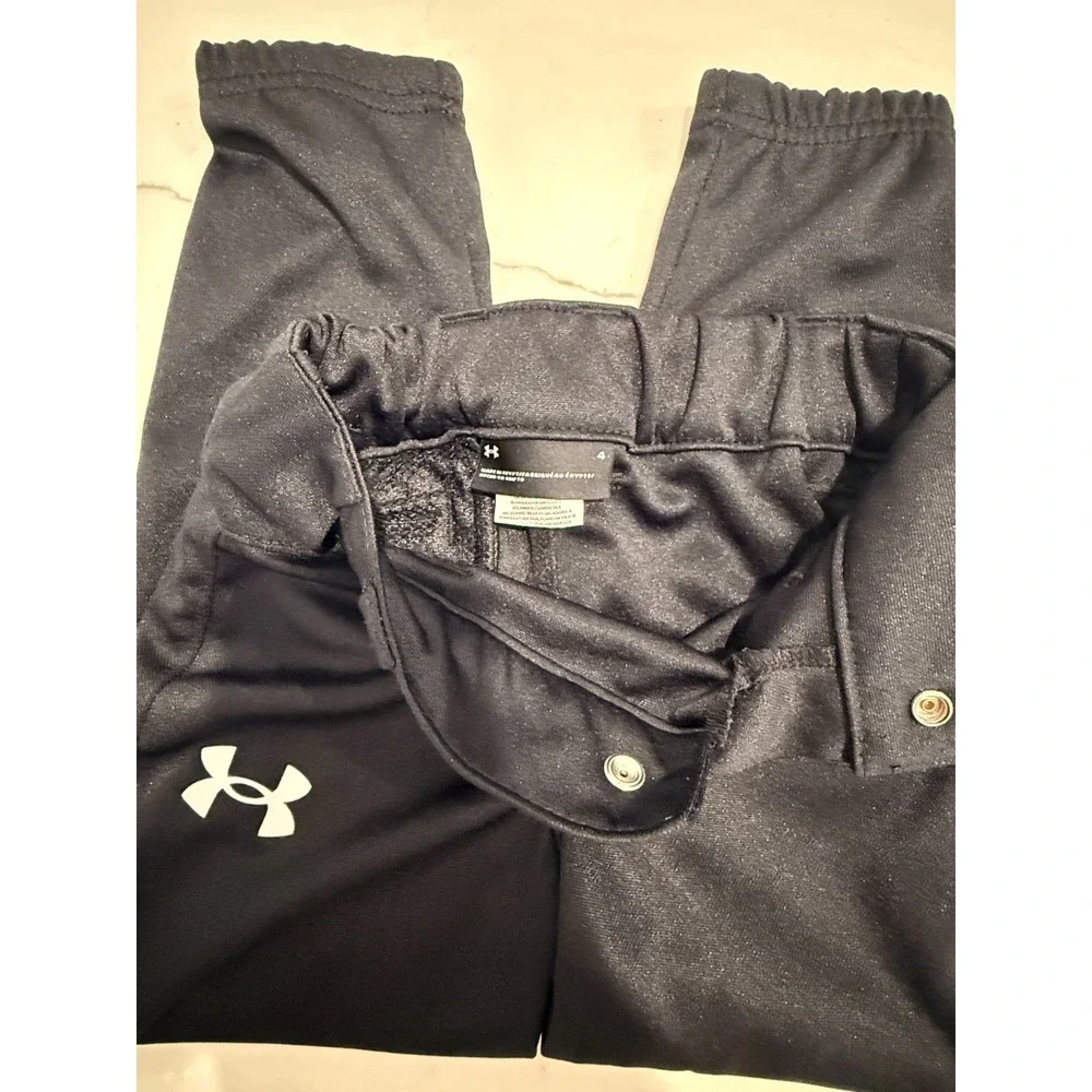 Youth Unisex Under Armour Size 4 21